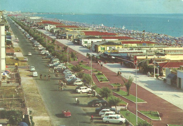 Lido Di Camaiore Avenue of the promenade along the sea sent 1965