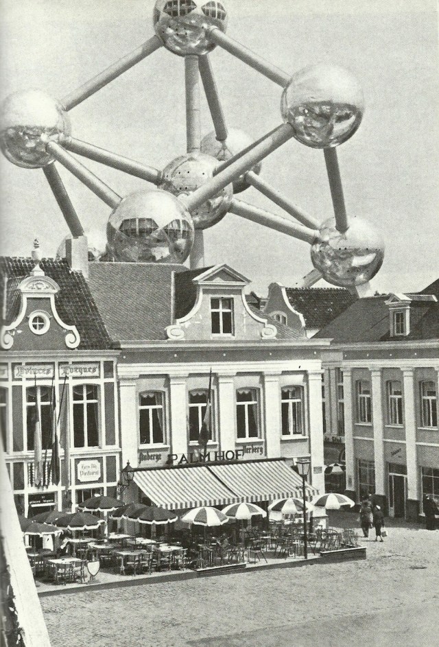 A brusszeli atomium from A Giccs by Gillo Dorfles Gondolat Budapest 1986