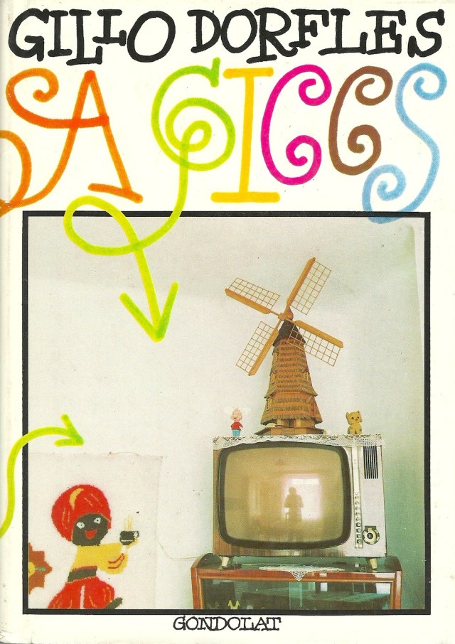 A Giccs by Gillo Dorfles cover published Gondolat Budapest 1986